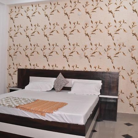 Shree Gorakhnath Guest House Ayodhya Exteriör bild